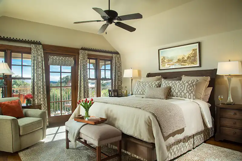 room thumbnail Comanche Peak