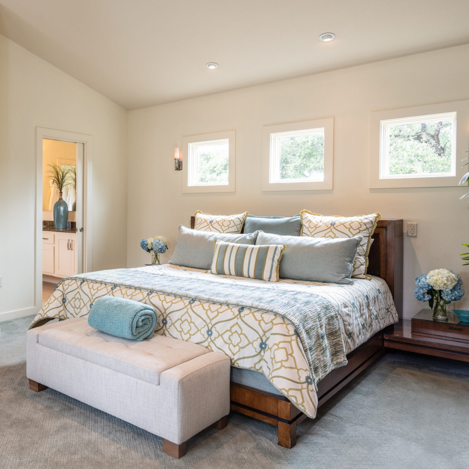 Lakeview Suite at one of the best luxury hotels in Granbury TX.